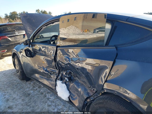 2026 TESLA MODEL Y 7SAYGDEE7TA414327 Photo 5