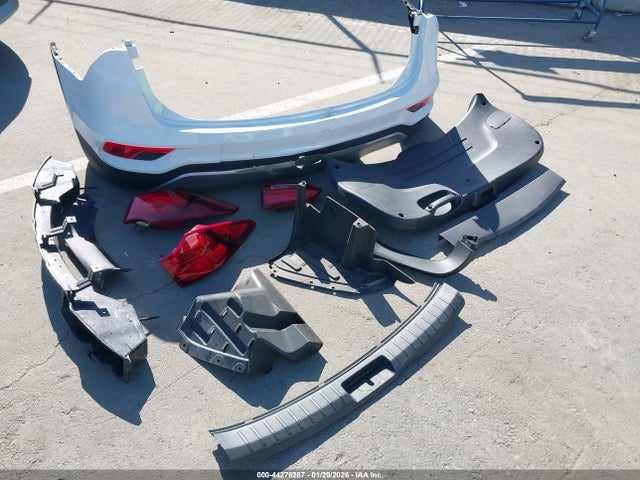 5XYZT3LB5HG382352 Hyundai Santa Fe Sport 2.4l