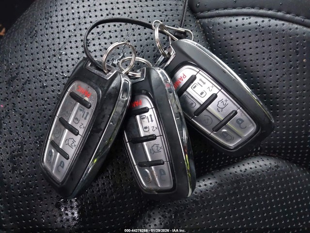 Продаж на аукціоні авто 2020 Chrysler Pacifica Hybrid Limited, vin: 2C4RC1N7XLR199482, номер лоту: 44276286