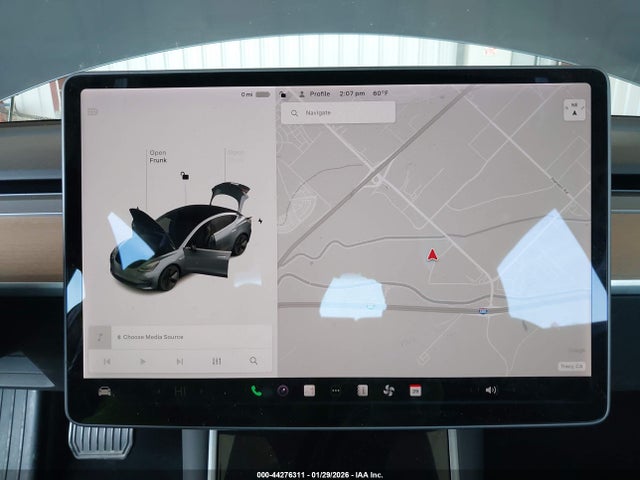 44276311 :رقم المزاد ، 5YJ3E1EB5JF077206 vin ، 2018 Tesla Model 3 Long Range/performance مزاد بيع