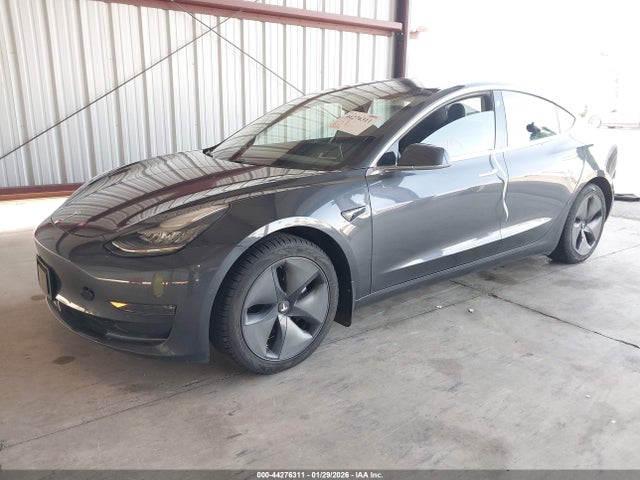 44276311 :رقم المزاد ، 5YJ3E1EB5JF077206 vin ، 2018 Tesla Model 3 Long Range/performance مزاد بيع