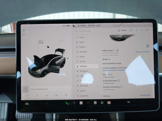 44276311 :رقم المزاد ، 5YJ3E1EB5JF077206 vin ، 2018 Tesla Model 3 Long Range/performance مزاد بيع