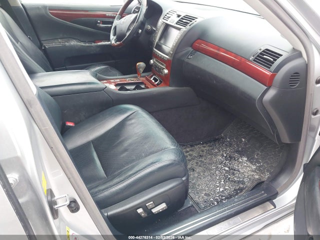 2011 LEXUS LS 460 JTHCL5EF3B5011920 Photo 4