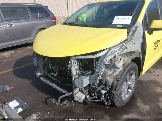Toyota SIENNA XLE 2022 5TDYRKEC3NS108575 Image 6