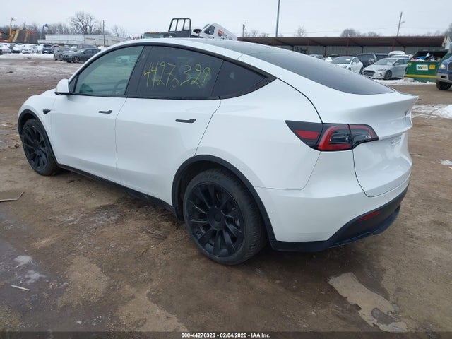 2021 TESLA MODEL Y 5YJYGDEE3MF199384 Photo 2