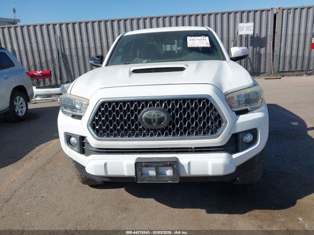 3TMAZ5CN1JM070393 Toyota Tacoma Trd Sport