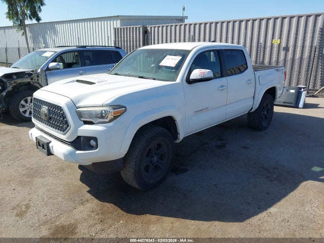 3TMAZ5CN1JM070393 Toyota Tacoma Trd Sport