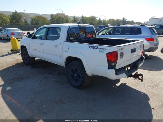 3TMAZ5CN1JM070393 Toyota Tacoma Trd Sport