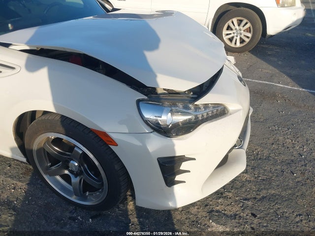 JF1ZNAA19K8703922 Toyota 86