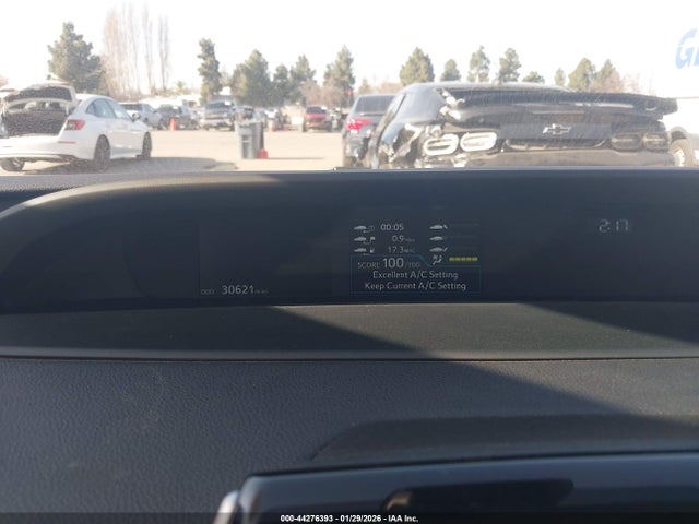 JTDKARFU3L3121662 Toyota Prius Le