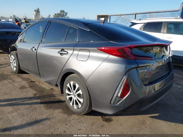 2020 TOYOTA PRIUS PRIME JTDKARFPXL3149145 Photo 2