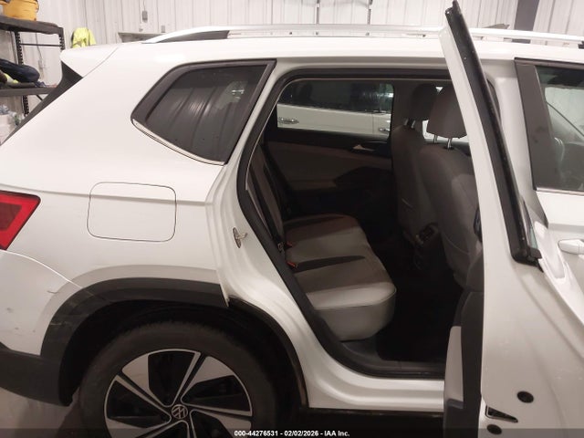 Продаж на аукціоні авто 2024 Volkswagen Taos 1.5t Se, vin: 3VVUX7B27RM026188, номер лоту: 44276531