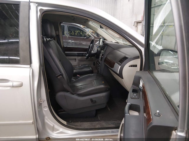 Продажа на аукционе авто 2010 Chrysler Town & Country Touring Plus, vin: 2A4RR8DX9AR441100, номер лота: 44276637