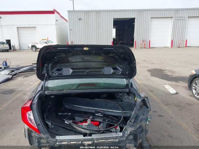 Honda Civic Touring 2019 JHMFC1F97KX010000 Image 17