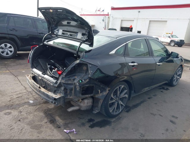 Honda Civic Touring 2019 JHMFC1F97KX010000 Image 4