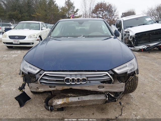 44276691 :رقم المزاد ، WAUPNAF45JN011755 vin ، 2018 Audi A4 مزاد بيع