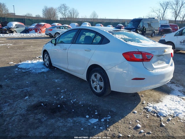 1G1BC5SM5H7215091 Chevrolet Cruze Ls Auto
