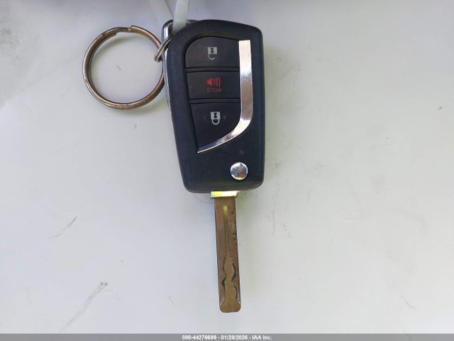 JTNKHMBX2M1121563 Toyota C-HR LE