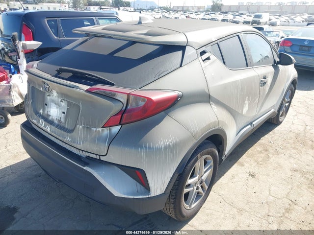 JTNKHMBX2M1121563 Toyota C-HR LE