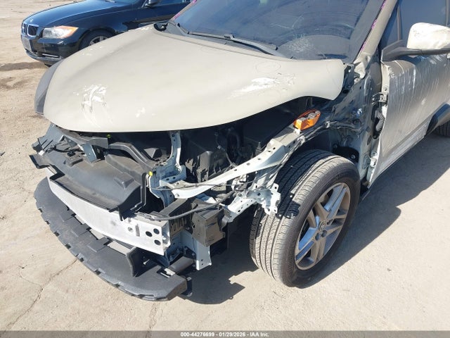 JTNKHMBX2M1121563 Toyota C-HR LE