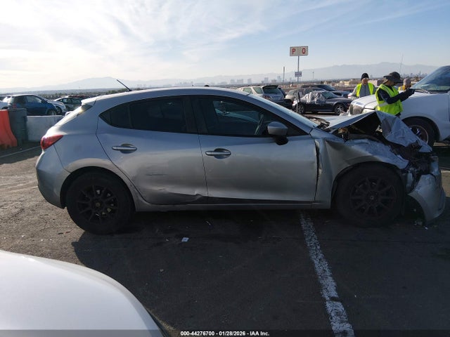 3MZBM1K78FM203301 Mazda Mazda3 I Sport