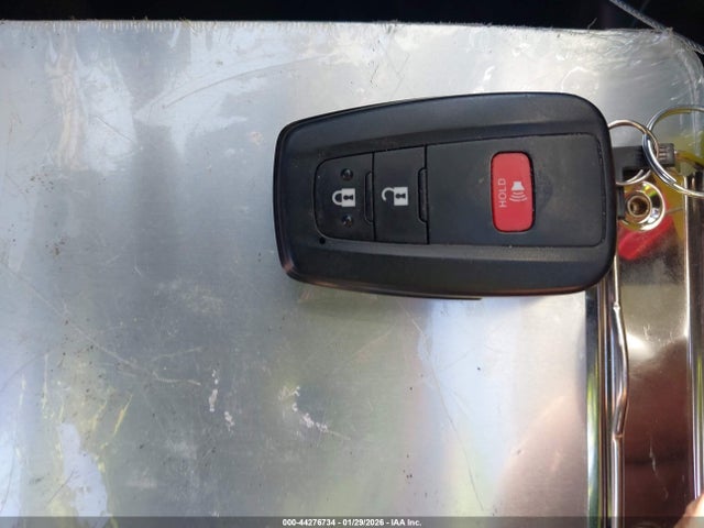 JTDKAMFU5N3186325 Toyota PRIUS XLE