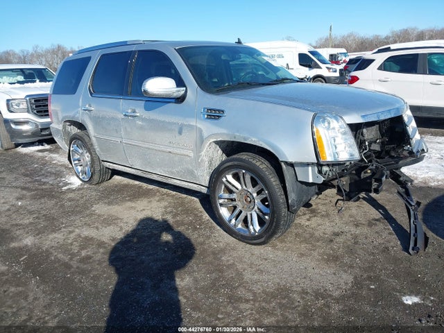 2012 CADILLAC ESCALADE 1GYS4DEF5CR282695