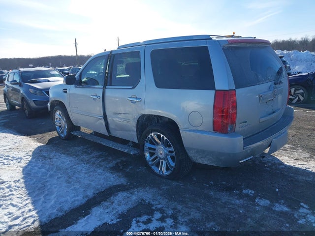 2012 CADILLAC ESCALADE 1GYS4DEF5CR282695 Photo 2