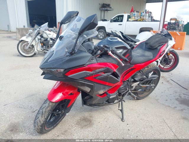 44276776 :رقم المزاد ، ML5EXGJ1XRDA07672 vin ، 2024 Kawasaki Ex500 A/b مزاد بيع