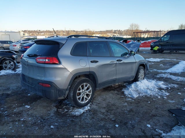 1C4PJLAB7GW217162 Jeep Cherokee Sport