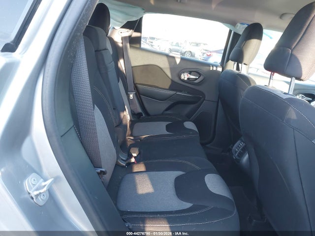 1C4PJLAB7GW217162 Jeep Cherokee Sport
