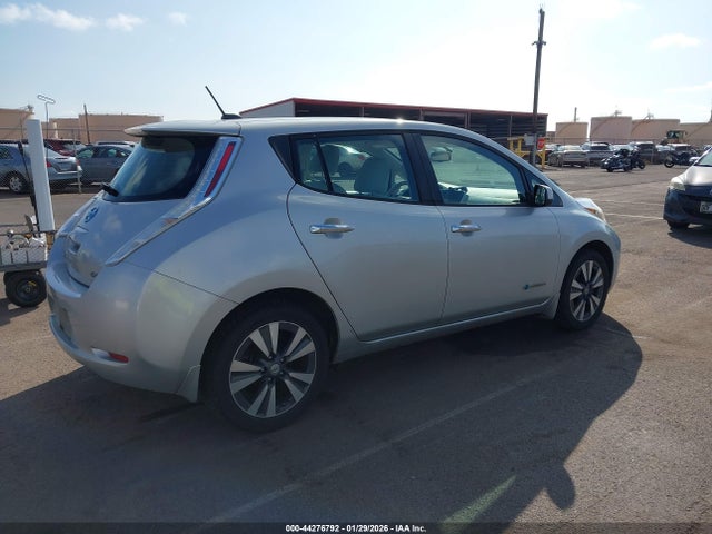 Nissan LEAF SV 2015 1N4AZ0CP4FC314024 Image 4
