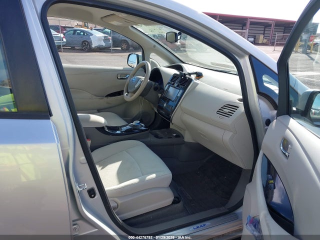 Nissan LEAF SV 2015 1N4AZ0CP4FC314024 Image 5