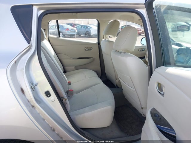 Nissan LEAF SV 2015 1N4AZ0CP4FC314024 Image 8