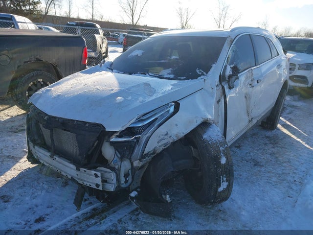 2020 CADILLAC XT5 1GYKNCRS4LZ165575 Photo 1