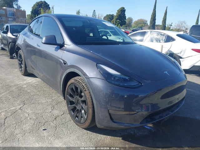 2023 TESLA MODEL Y 7SAYGAEE5PF926899 Photo 0