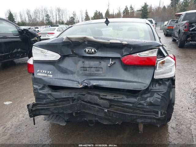 KNAFX4A66E5189714 KIA FORTE LX