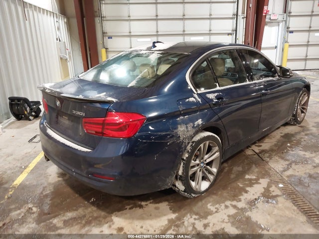 2018 BMW 330I WBA8D9G53JNU68948 Photo 3