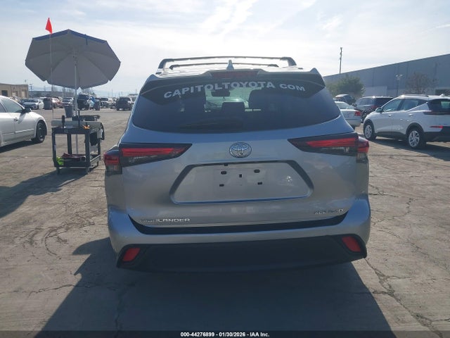 5TDKDRBH5RS570851 Toyota Highlander Xle