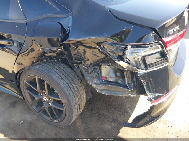 2HGFE2F55NH559381 Honda Civic Sport