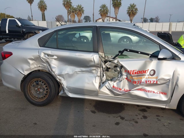 3KPA24AB2KE227609 KIA RIO LX
