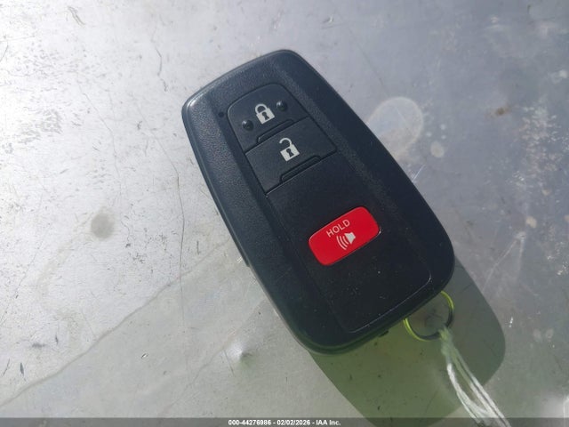 JTDKAMFU9N3186733 Toyota PRIUS XLE