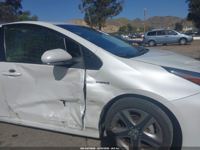 JTDKAMFU9N3186733 Toyota PRIUS XLE