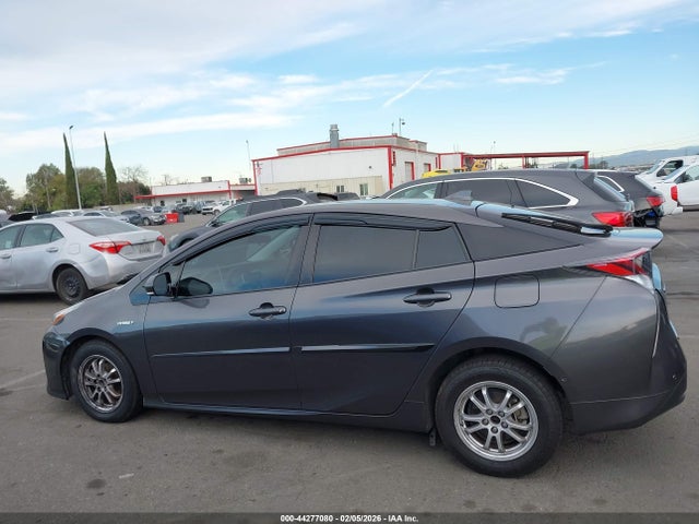 JTDKBRFU7J3587427 Toyota Prius Two
