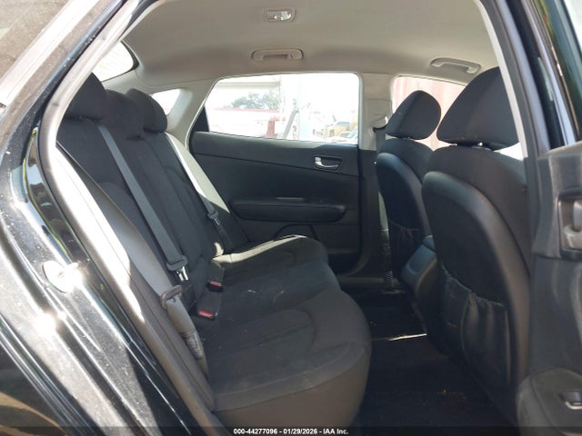 5XXGT4L38JG268376 KIA Optima Lx