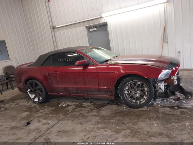44277122 :رقم المزاد ، 1ZVBP8EM5E5264014 vin ، 2014 Ford Mustang V6 Premium مزاد بيع