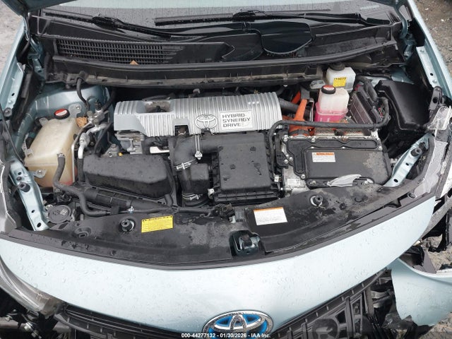 JTDZN3EUXFJ033564 Toyota Prius V Five
