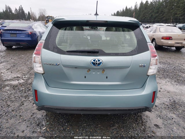 JTDZN3EUXFJ033564 Toyota Prius V Five