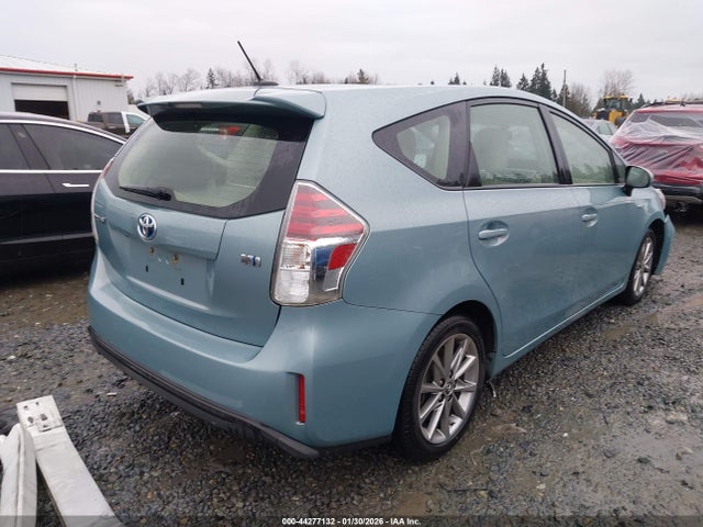 JTDZN3EUXFJ033564 Toyota Prius V Five