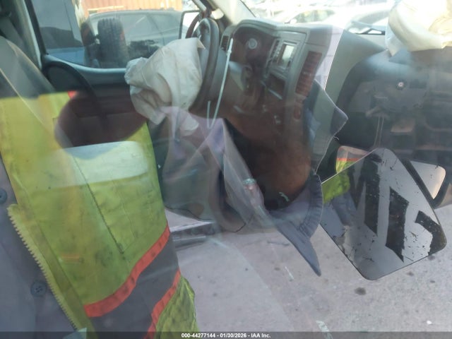 1N6AF0LY1EN106677 Nissan Nv Cargo Nv2500 Hd Sv V8